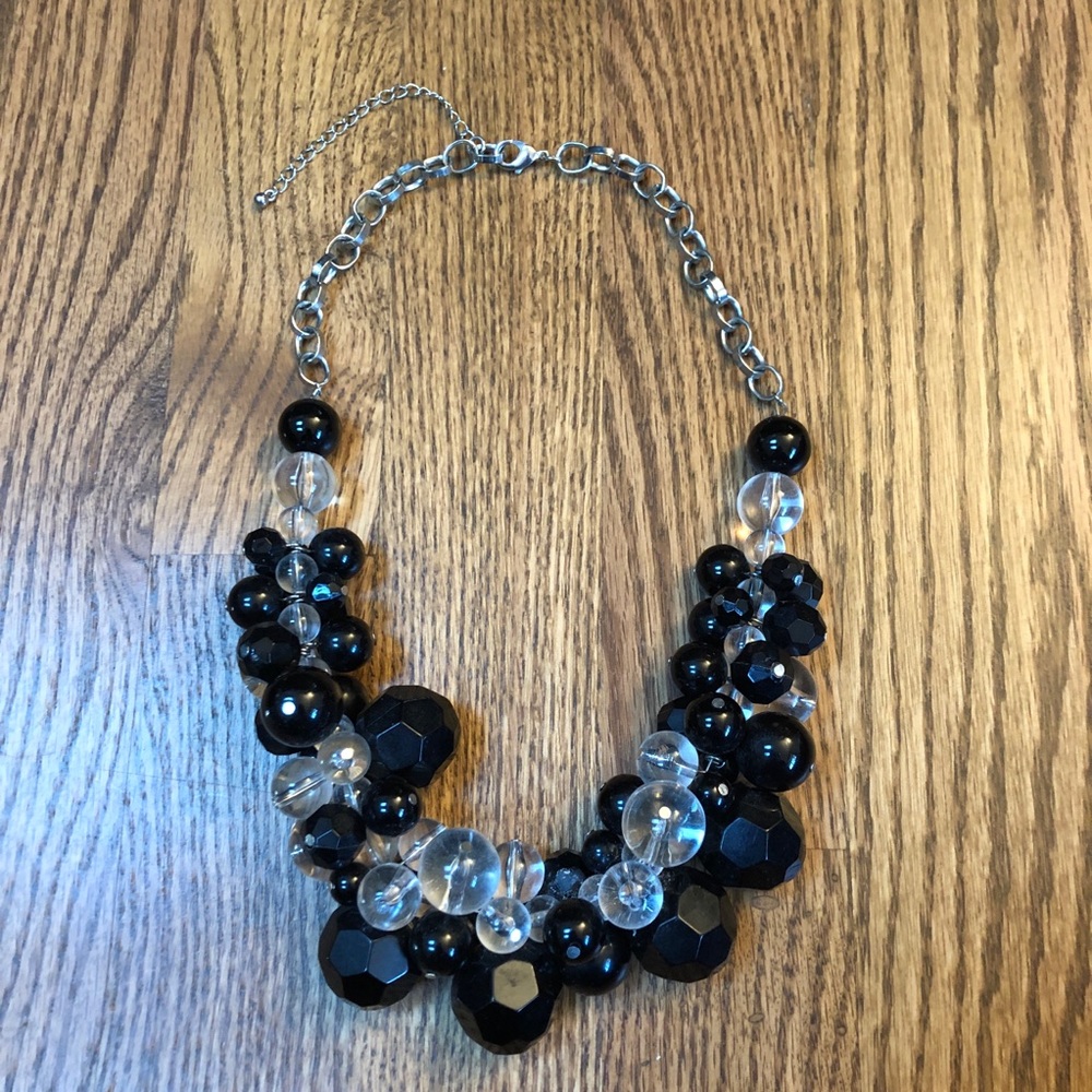 Black & Clear Beads Chunky Necklace 8"+ drop